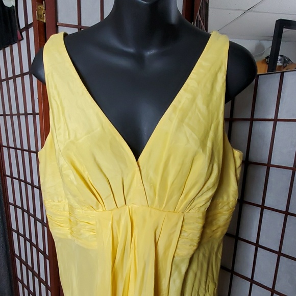 Dress - Picture 4 of 5